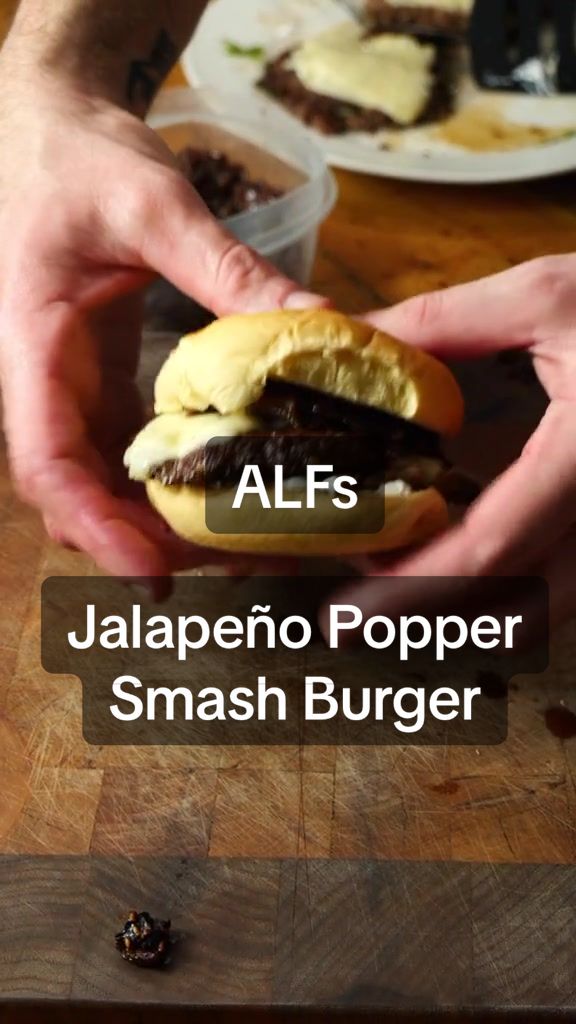 Jalapeño Popper Smash Burger